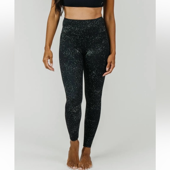 Zyia Black Reflective Light n Tight Hi-rise 24" Leggings Sz 8-10 - Picture 2 of 10